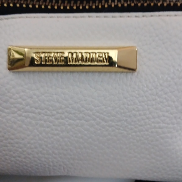 Steve Madden - Picture 2 of 8